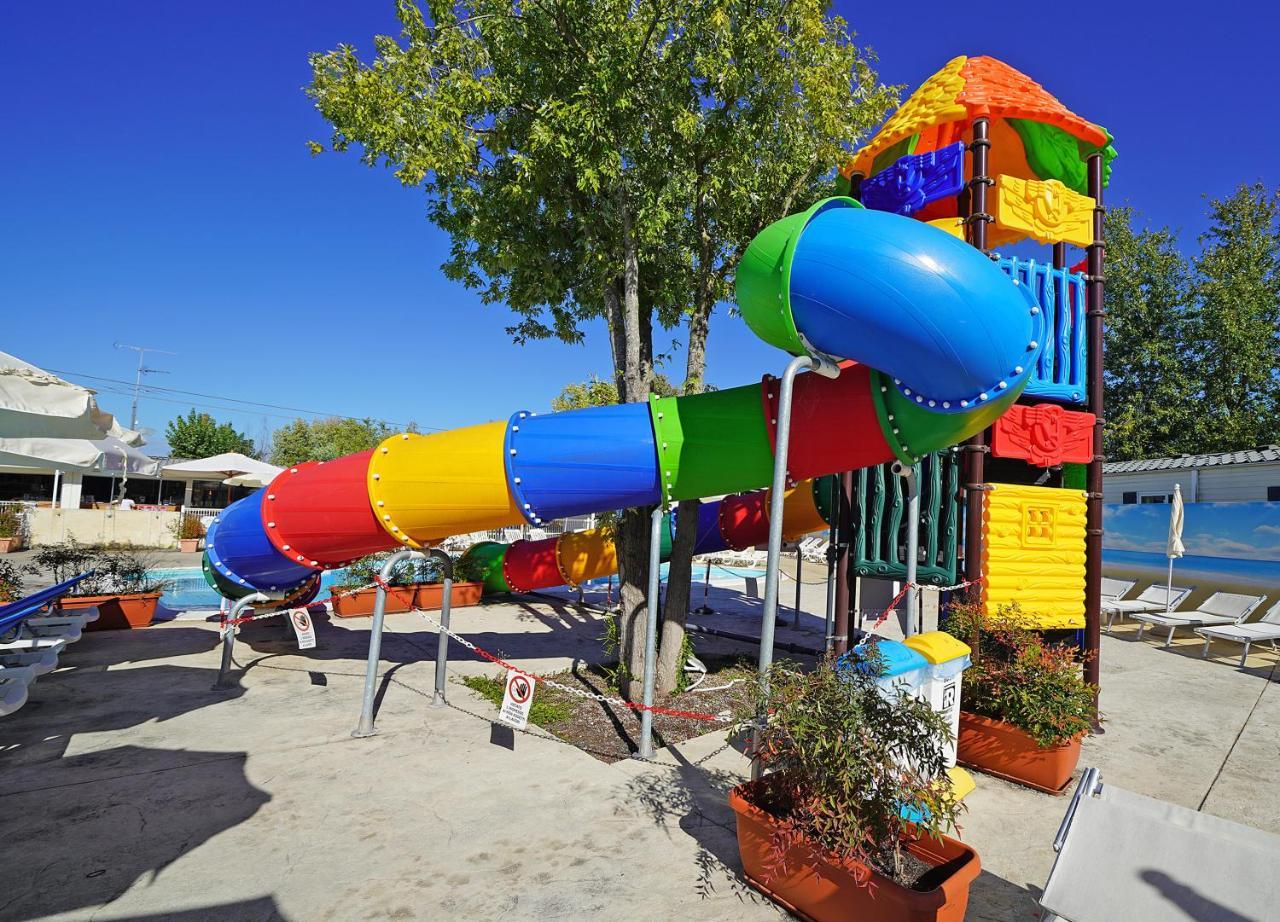 Butterfly Camping Village Πεσκιέρα ντελ Γκάρντα Εξωτερικό φωτογραφία